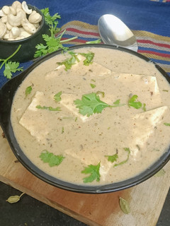 मुगलई पनीर व्हाइट ग्रेवी पनीर(mughlai paratha in hindi) रेसिपी मुख्य फोटो