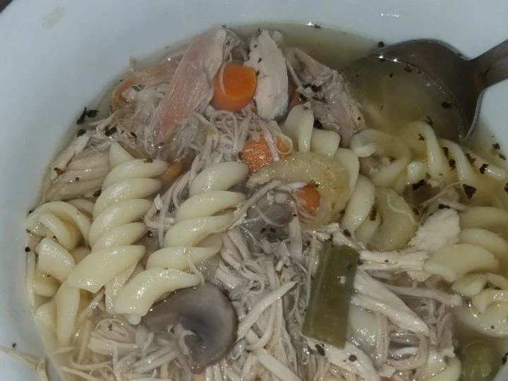 Easy Steps Make Recipes Turkey soup with noodles (Leftover Thanksgiving Turkey) the So Delicious Can Pamper Your Tongue.