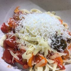 A picture of Pasta sauce 🍝.