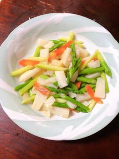 山藥炒蘆筍 的食譜成品照片