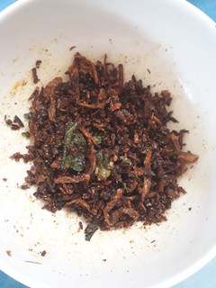 A picture of Fried onions dry chutney.