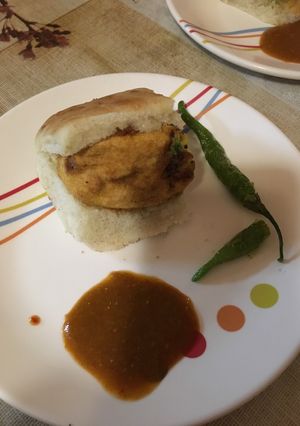 A picture of Vada pav.