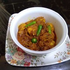 A picture of Dum aloo.