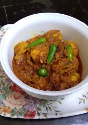 A picture of Dum aloo.