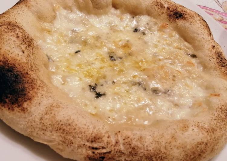 Cómo hacer pizza gorgonzola y mozzarella