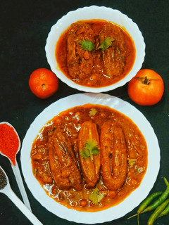 भरवां परवल विथ ग्रेवी (bharwa parwal with gravy recipe in Hindi) रेसिपी मुख्य फोटो
