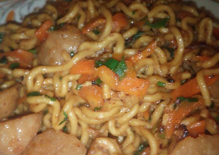 Bagaimana Membuat Mie goreng bakso enak yang Lezat