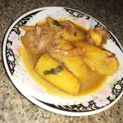 A picture of Chicken plantain peppersoup.