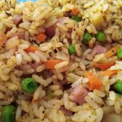 Una foto de Arroz 3 delicias con hierbas provenzales, ajo en polvo, pimiento dulce