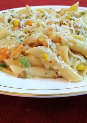 A picture of Pasta Alfredo.