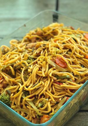 صورة لوصفة نودلز بالدجاج والخضار 🥕🌶🍗🍜