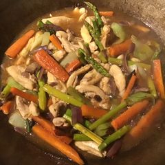 A picture of California Farm Whole Chicken Thigh Stir Fry.