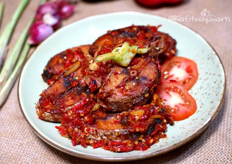 Langkah Mudah untuk Menyiapkan Sambal ikan tongkol, Menggugah Selera