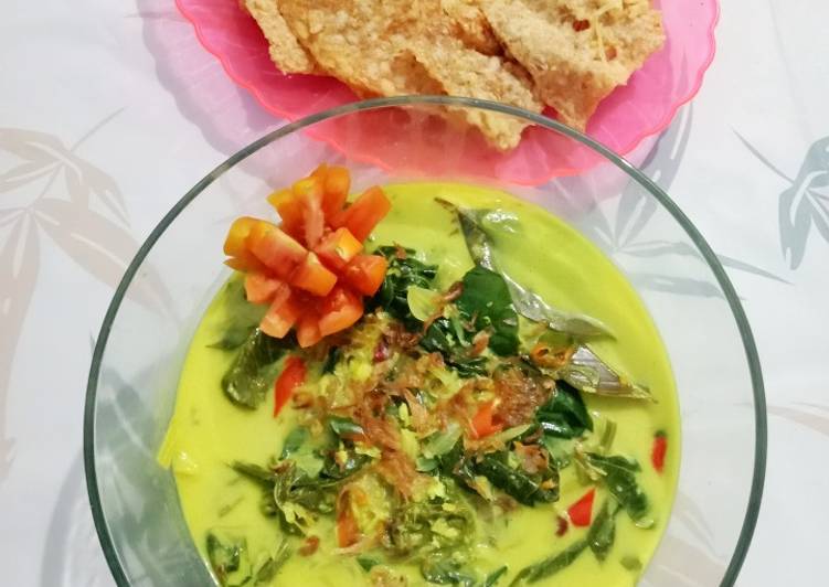 Gulai daun singkong