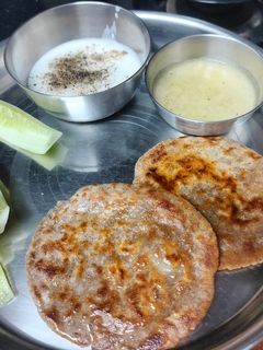 सिंघाड़ा के आटे की रोटी रेसिपी मुख्य फोटो