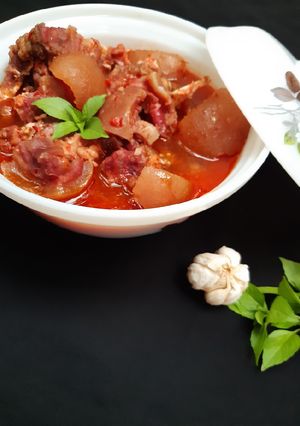 A picture of Cow head pepper soup.