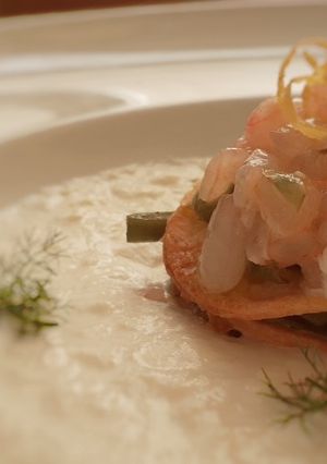 Foto di Lasagnetta di frappe al parmigiano con carciofi e gamberi
