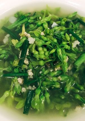 Hình của món Canh chua hoa thiên lý.