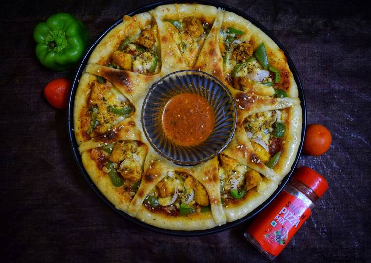 Step-by-Step Guide to Make Speedy Chicken tikka ring pizza