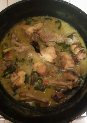 Foto resep Ayam Kuah Kuning Kemangi