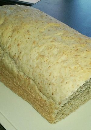 Una foto de Pan integral con leche. Muy esponjoso! 🍞❤