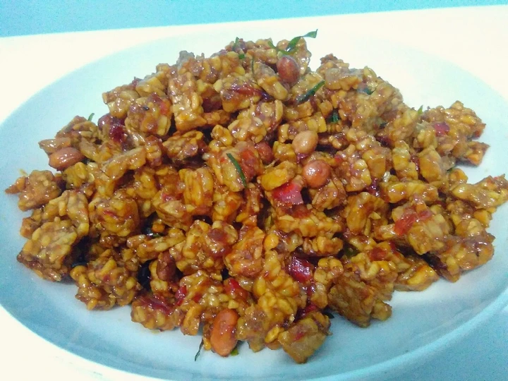 Langkah Gampang Membikin Resep Orek kering tempe kacang pedas manis yang Uenak Anti Ribet, Uenak Banget