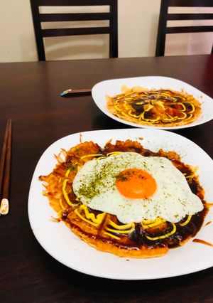 Una foto de Tortilla de repollo Japonés Okonomiyaqui Okonomiyaki🇺🇾🇯🇵お好み焼き