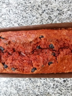 Una foto de Budín de remolachas y chips de chocolate