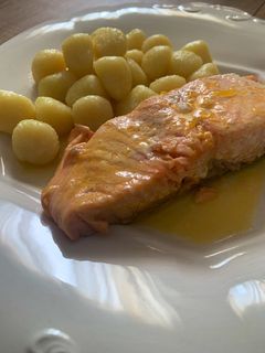 Una foto de Salmón a la naranja en Lékué