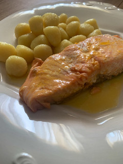 Una foto de Salmón a la naranja en Lékué