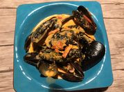 Une photo de moules et chorizo