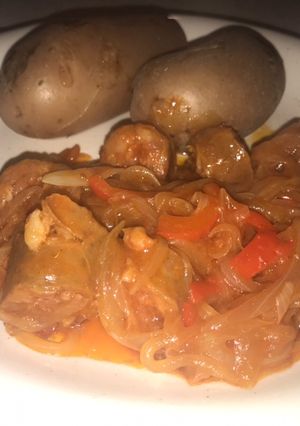 Una foto de Longanizas encebolladas