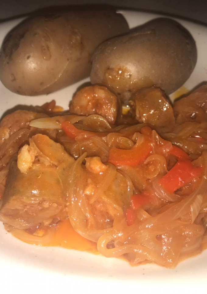 Una foto de Longanizas encebolladas