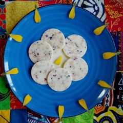 White Chocolate coins#recipemarathon A picture of White Chocolate coins#recipemarathon.