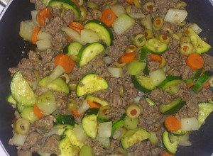 Una foto de Picado de carne con vegetales