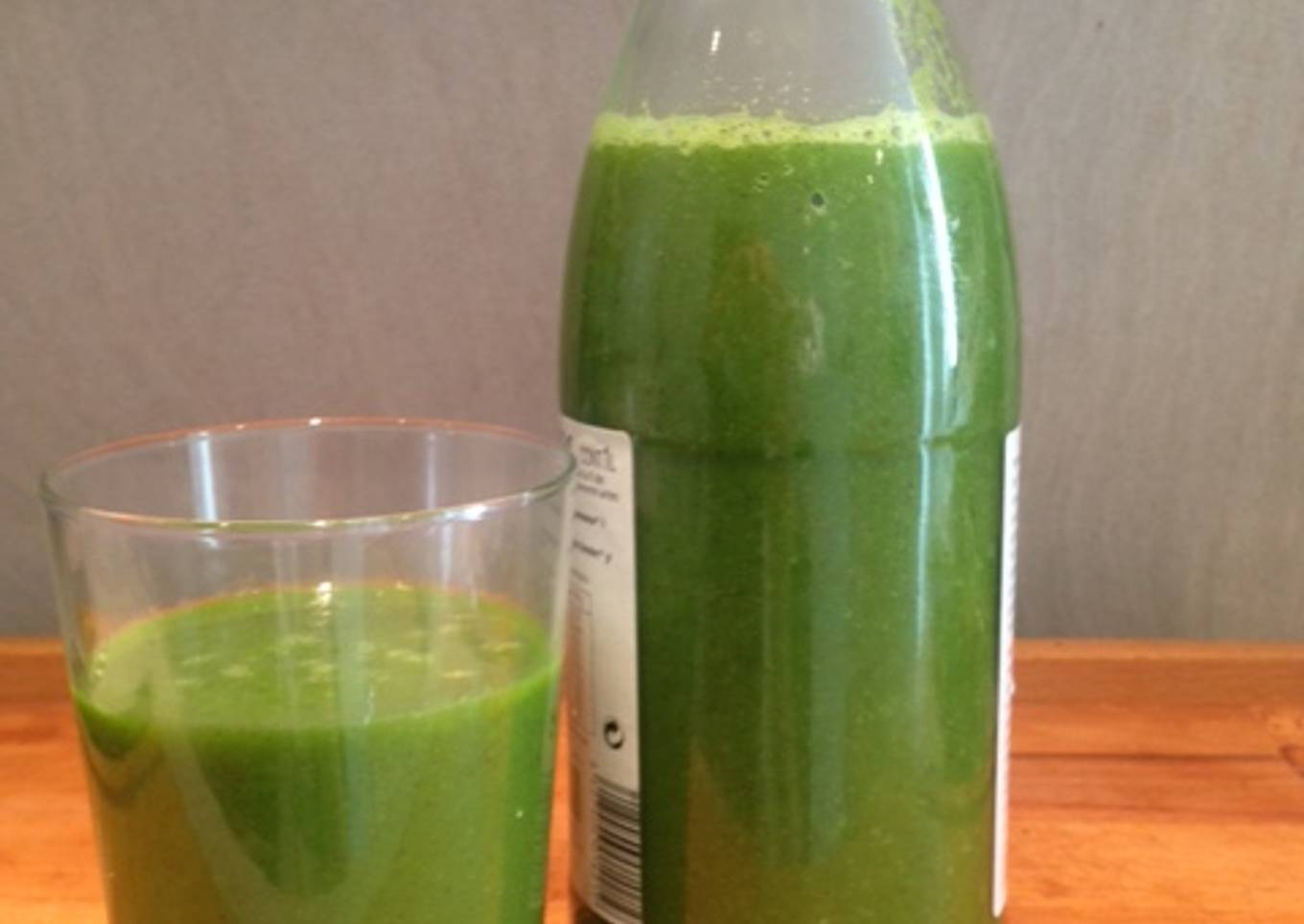 Batido verde de kiwis y espinacas
