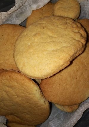 A picture of Vanilla cookies.