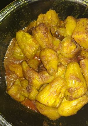 A picture of Aaloo parwal curry.