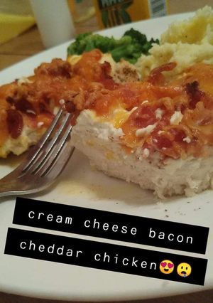 A picture of Cream Cheese Bacon Cheddar Chicken.