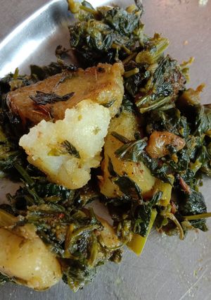 A picture of Aloo methi.