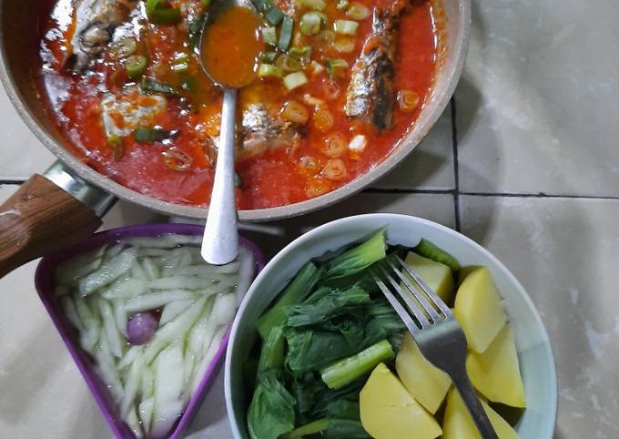 Sambel asem Merah ikan tengiri