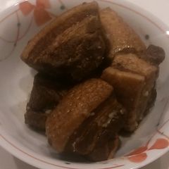 A picture of Easy slow cooked pork in cola  with electric pot.