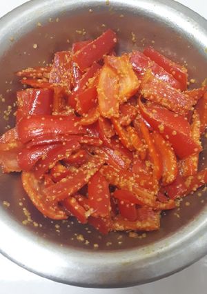 આથેલા લાલ મરચાં (Athela Red Marcha Recipe In Gujarati) રેસીપી મુખ્ય ફોટો