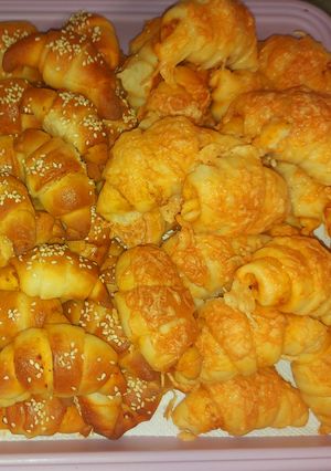 Kolbászkrémes kiflik recept fotója
