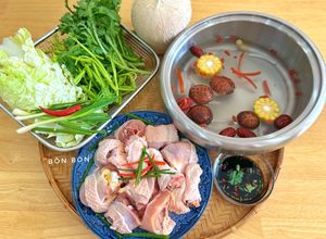 Hình của món Lẩu Gà Nước Dừa Tươi.