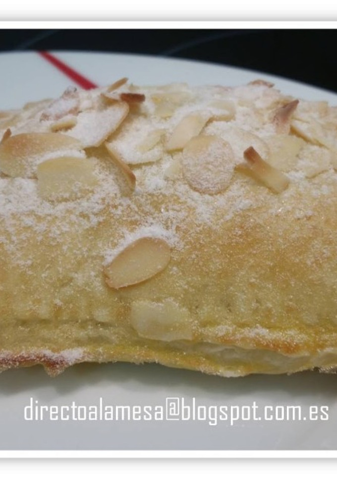 Una foto de Hojaldres rellenos de manzana y pasas