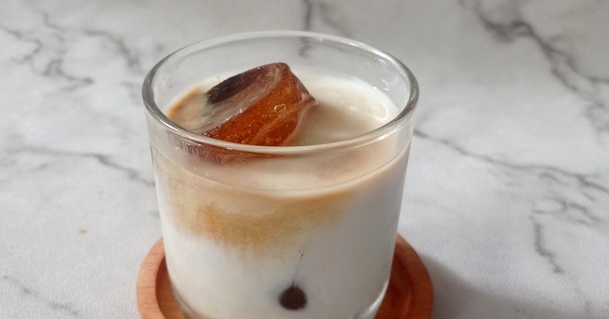 Aisu Kohi (es kopi Jepang)