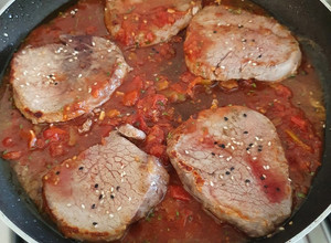 Una foto de Bifes de peceto en salsa agridulce