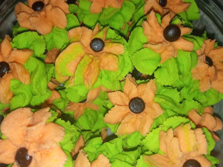 Cara Gampang Menyiapkan Resep Semprit susu motif bunga yang Bisa Manjain Lidah Anti Ribet, Uenak Banget