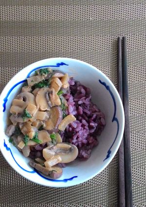 Mushroom stroganoff (奶蛋素) 的食譜成品照片